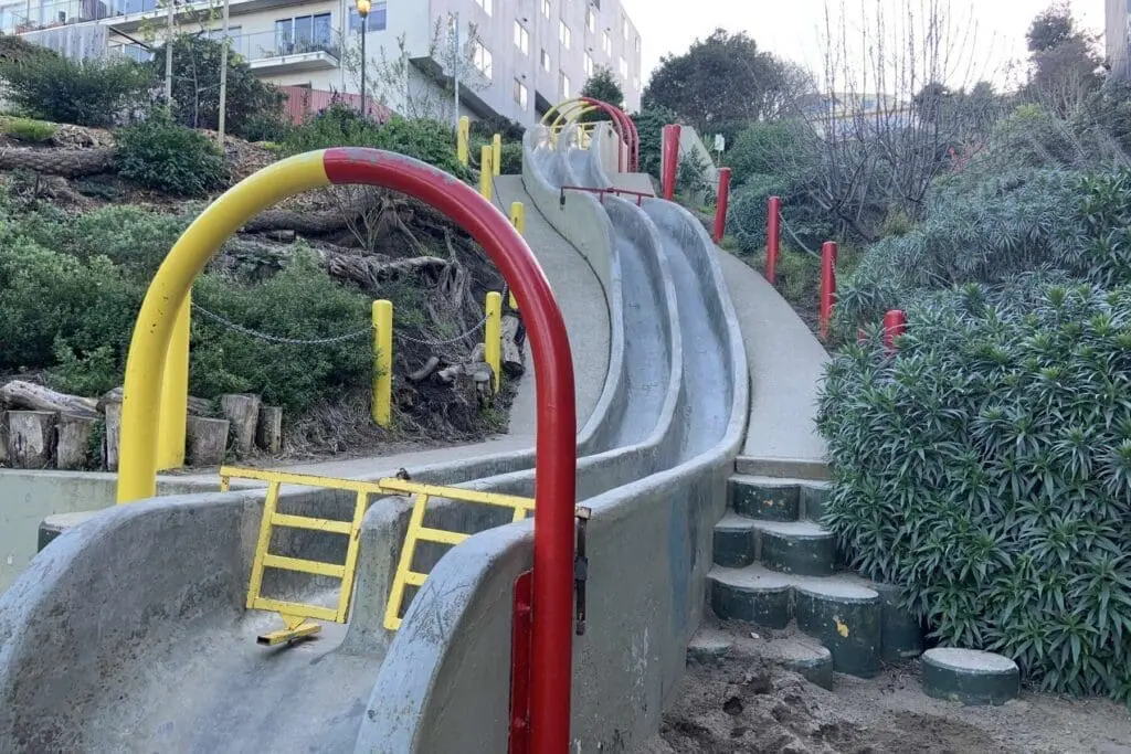 Seward Slides SF