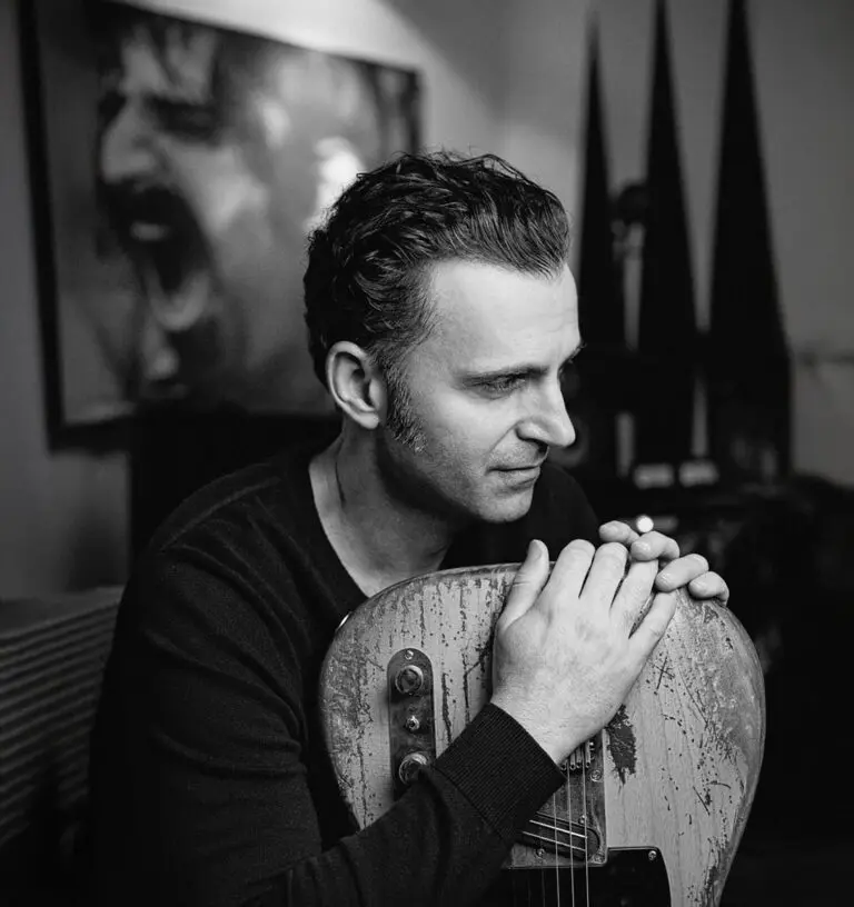 Dweezil Zappa DZ20: Like Father, Like Son