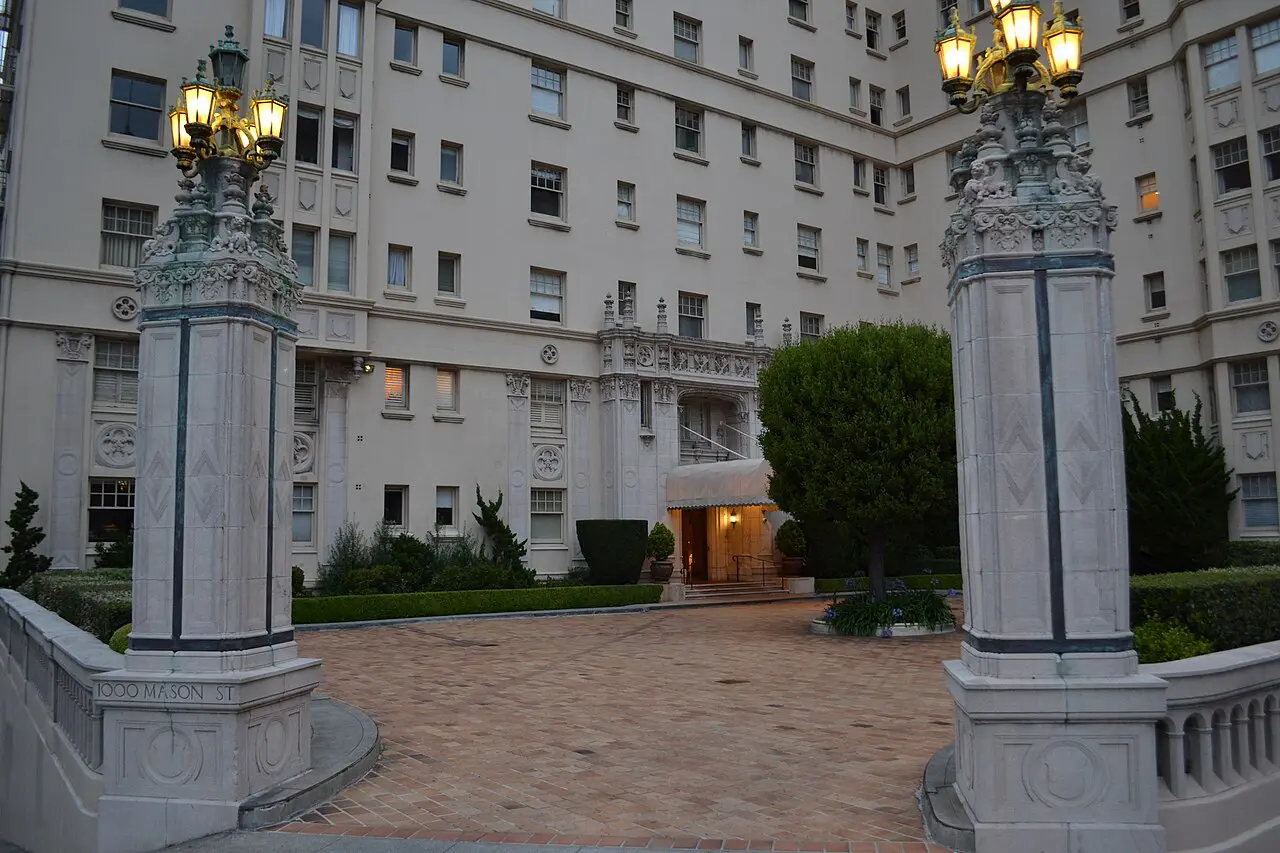 Brocklebank Apartments, 1000 Mason St