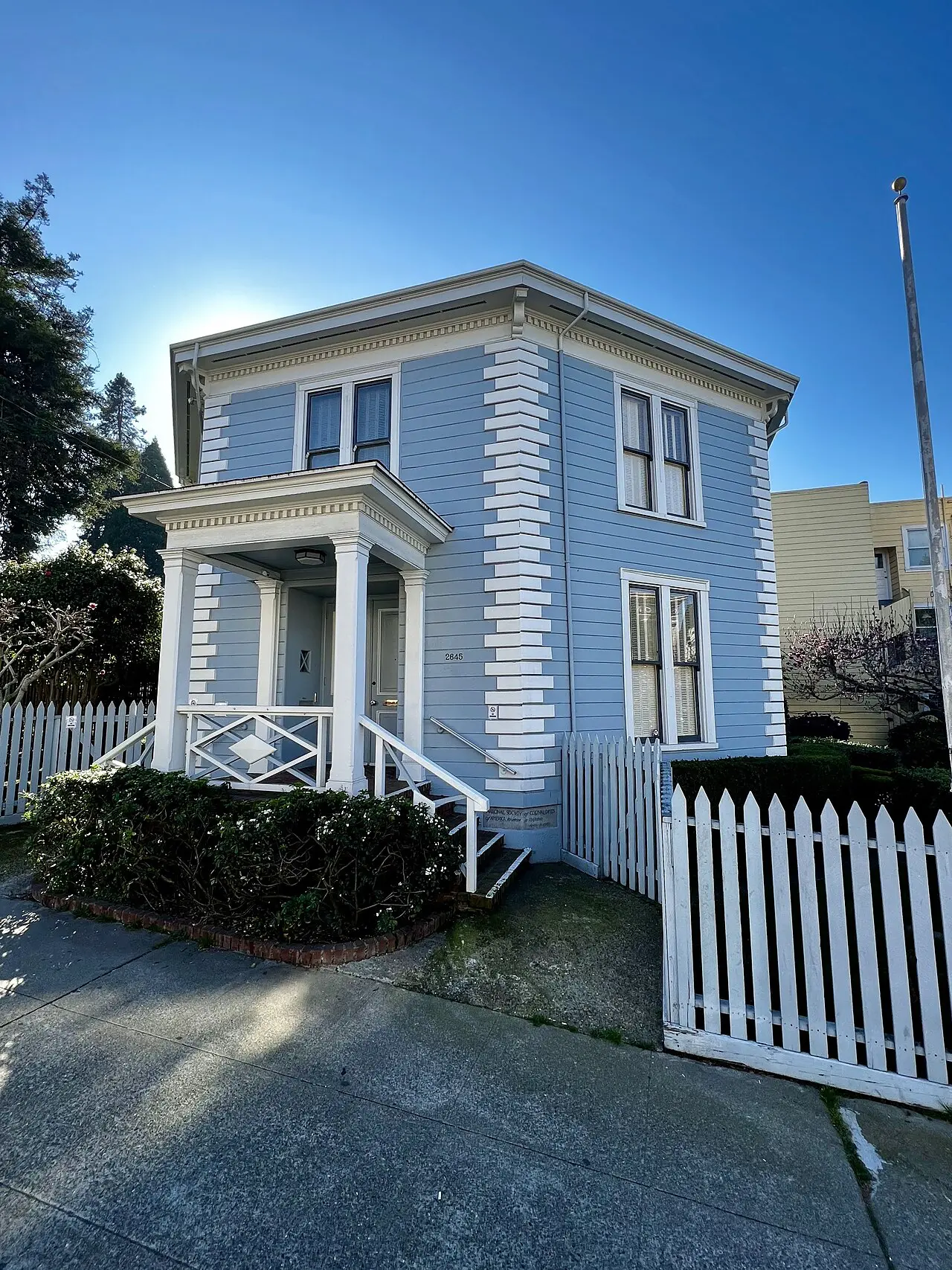 McElroy Octagon House, 2645 Gough