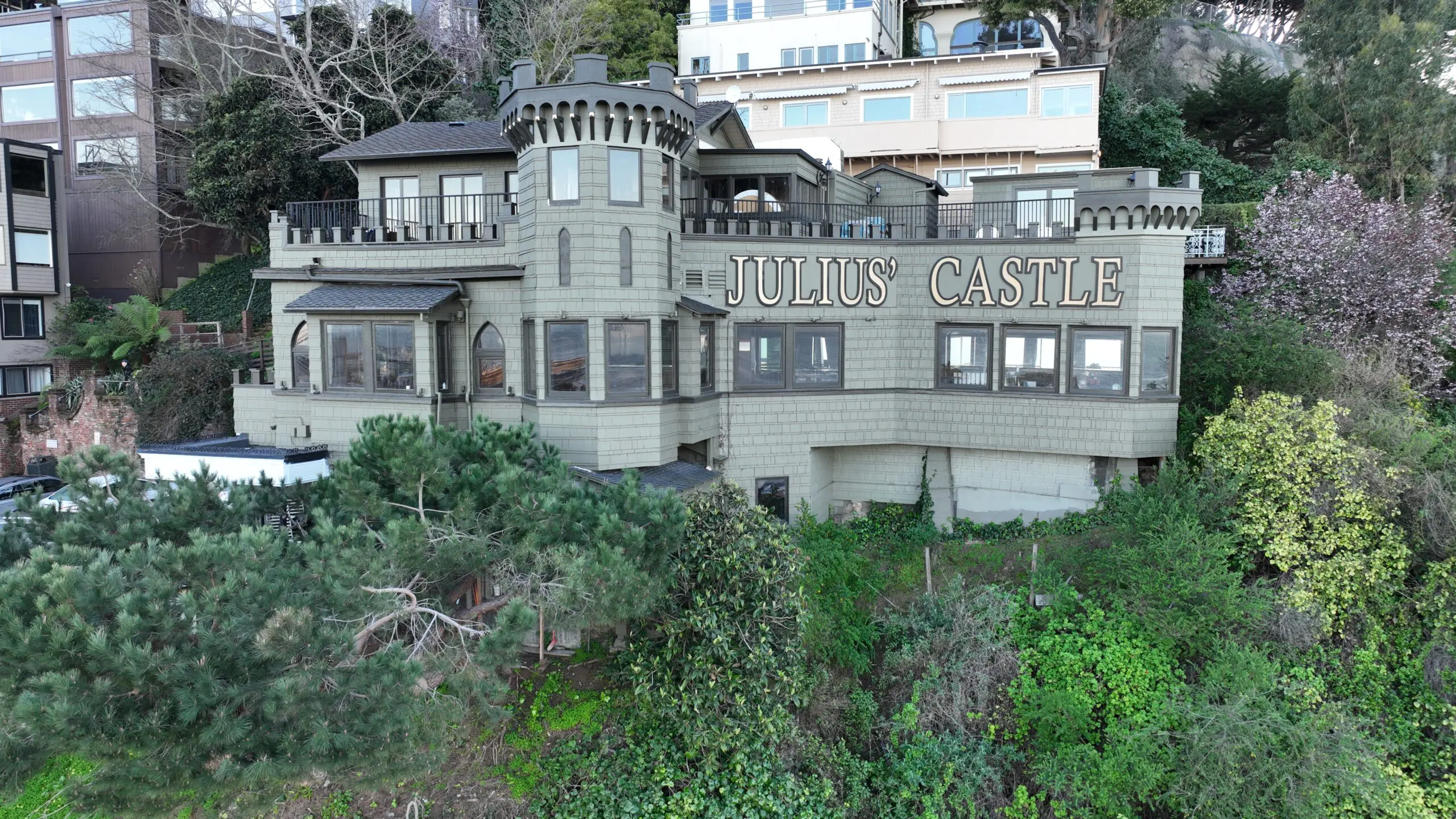 Julius' Castle, the castle-shaped restaurant on Telegraph Hill - San Francisco