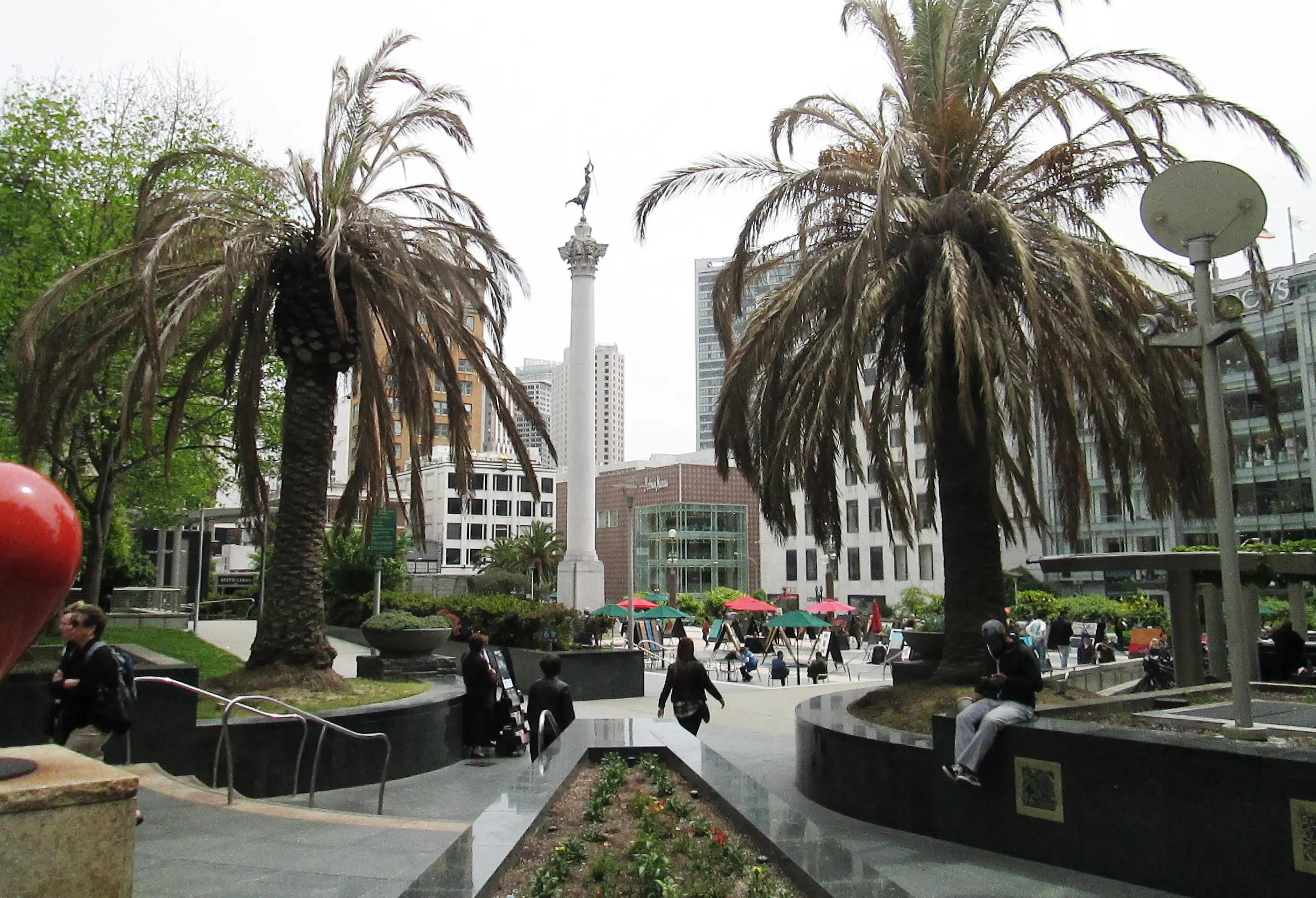 Union Square and the Dewey Monument, in the hotel and retail district behind the city's occupancy and room rate figures - San Francisco