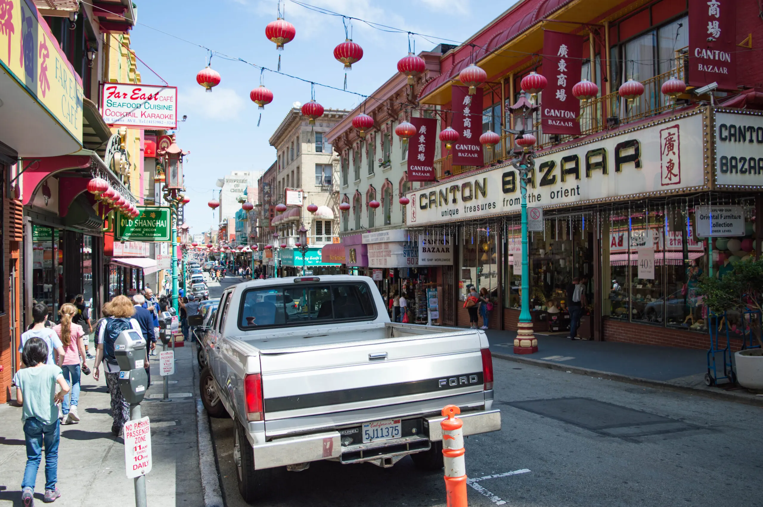 Storefronts on Grant Avenue in San Francisco's Chinatown