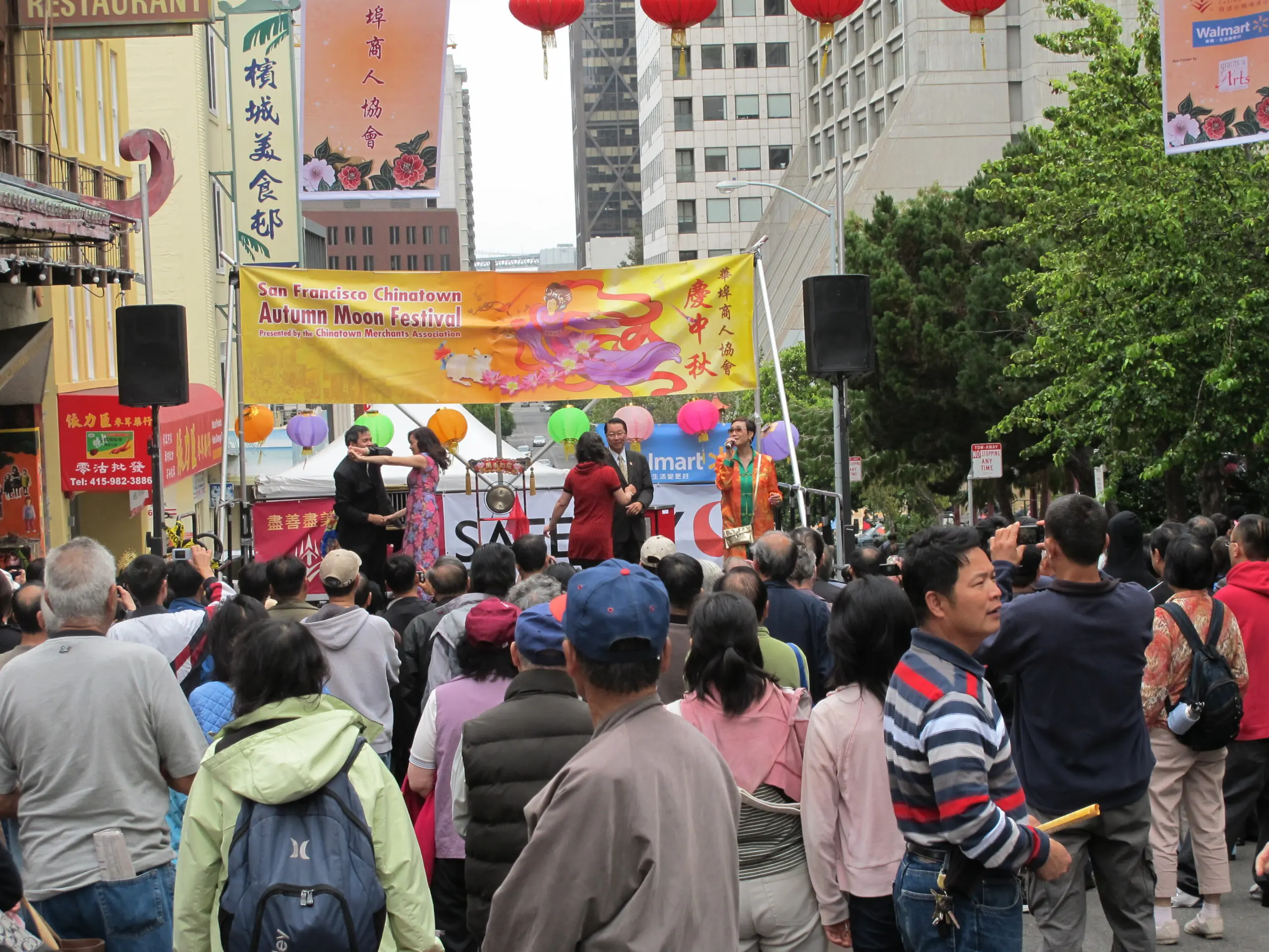Dancers performing at the Chinatown Autumn Moon Festival on Grant Avenue - San Francisco