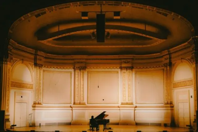 event-the-castro-theatre-cameron-winter-at-carnegie-hall-presente-