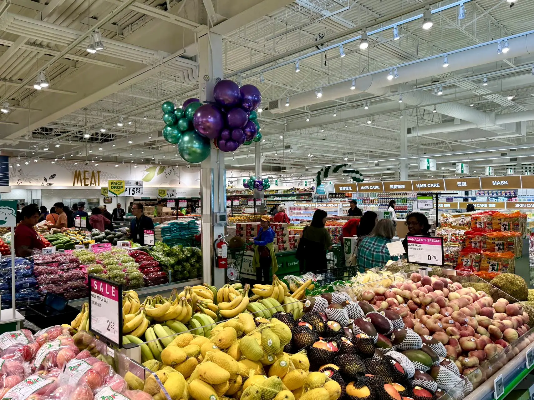Produce section inside a T&T Supermarket store, the Asian grocery chain opening at City Center on Geary Boulevard - San Francisco