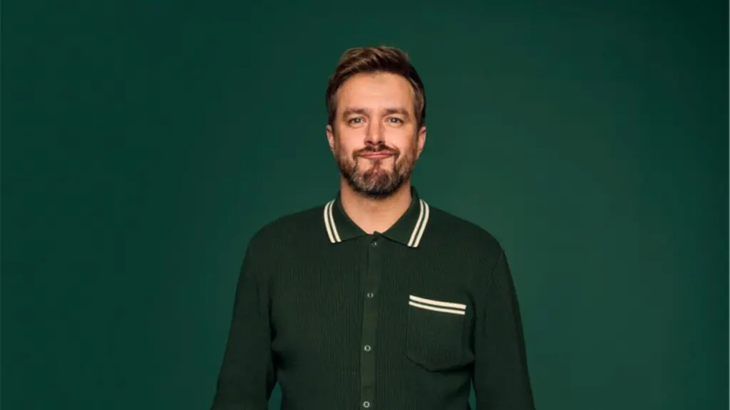Iain Stirling